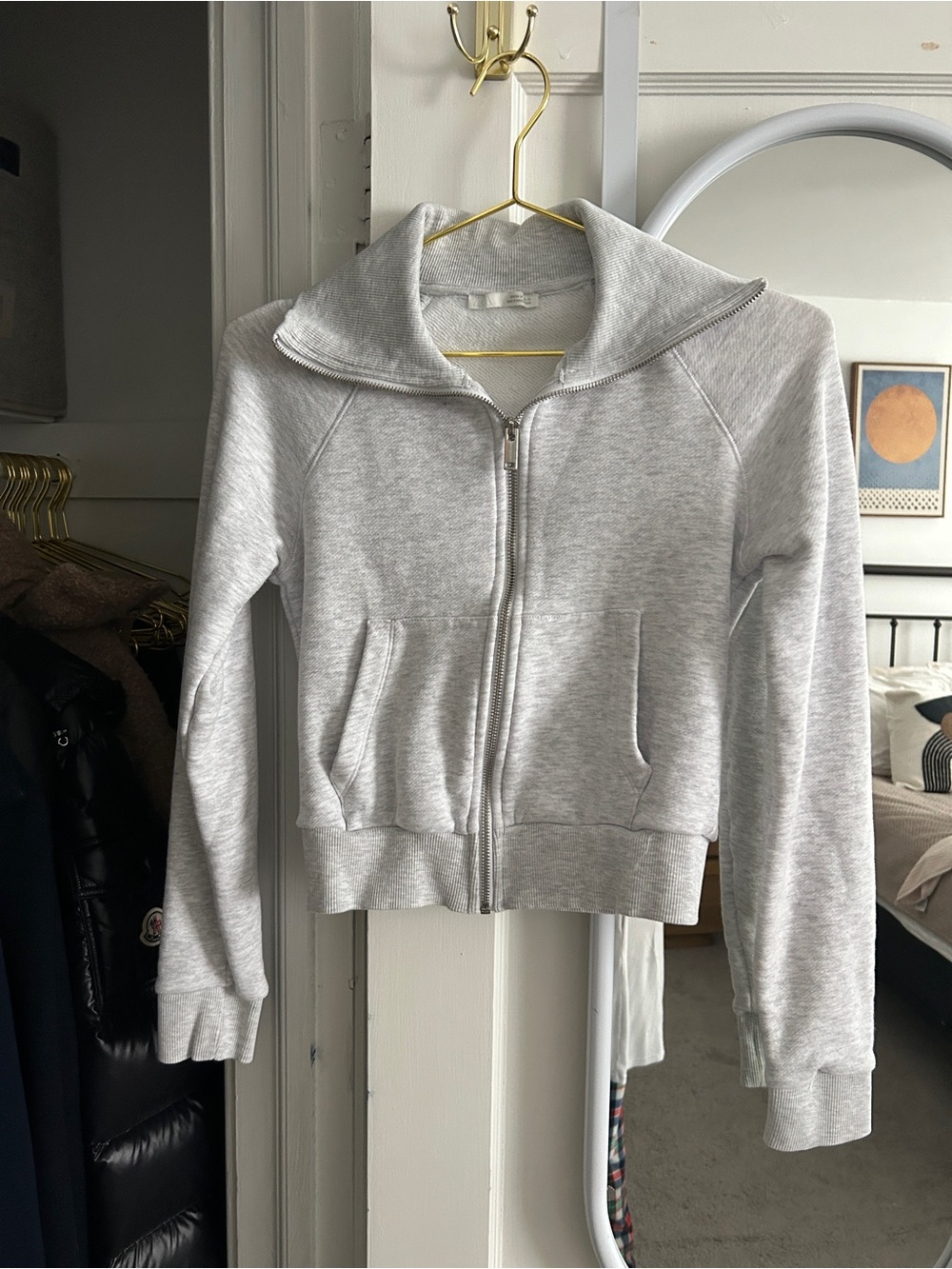 Zara Cropped Light Gray Zip-Up Sweatshirt Cardigan